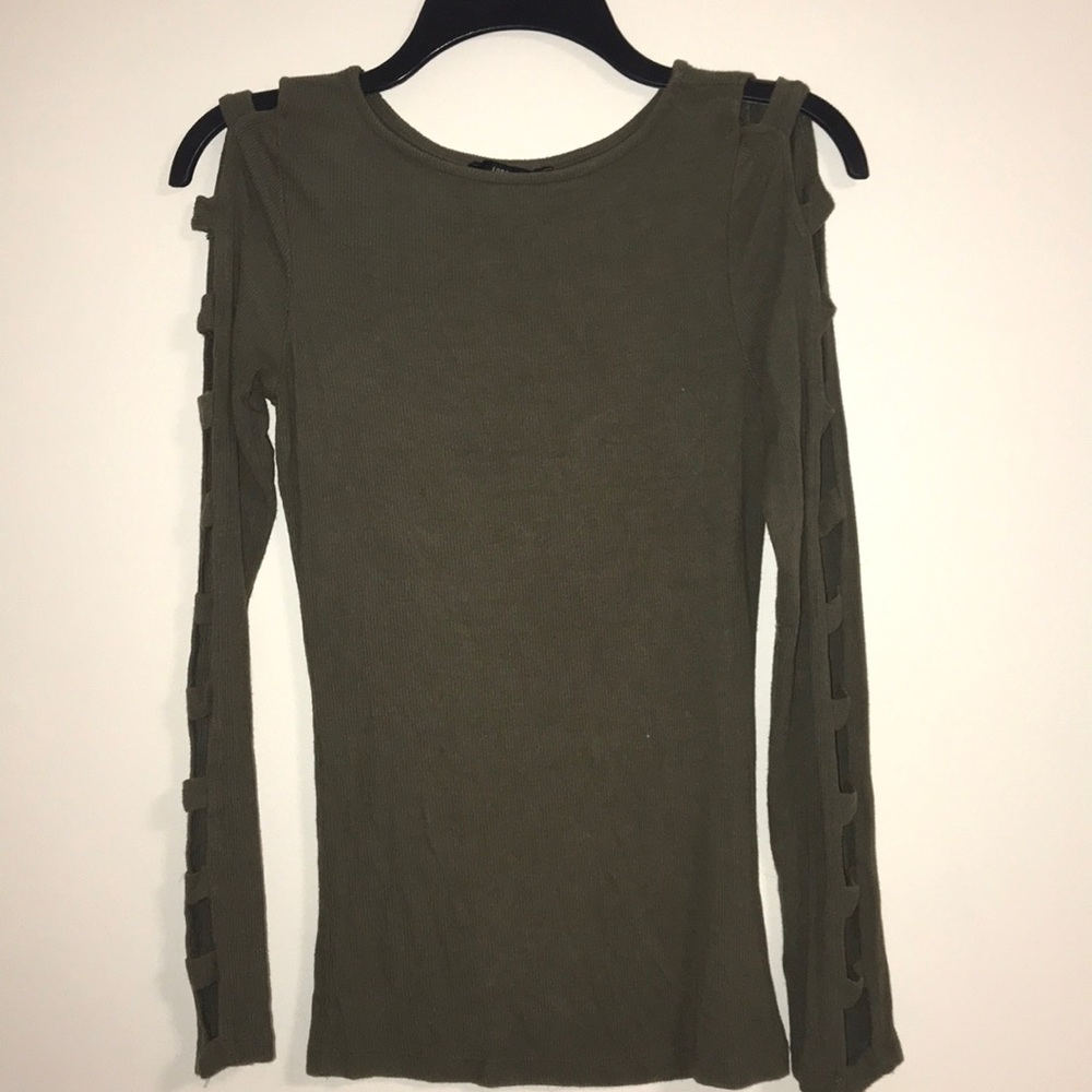 Olive long sleeve shirt✨